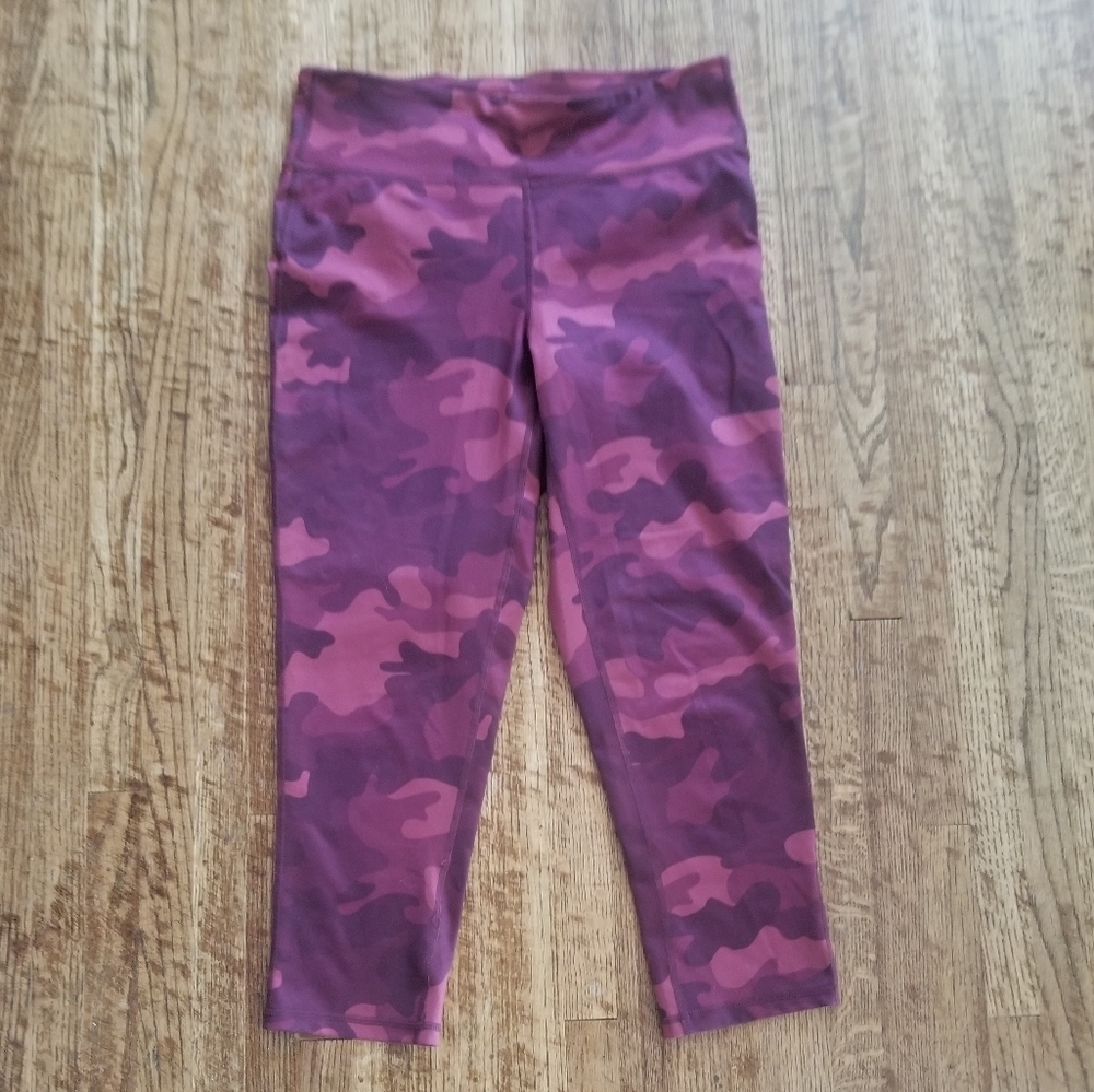 Gap Fit Camo Crops
